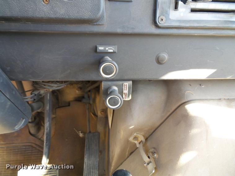 image for item K8117 1987 International S1900 bucket truck