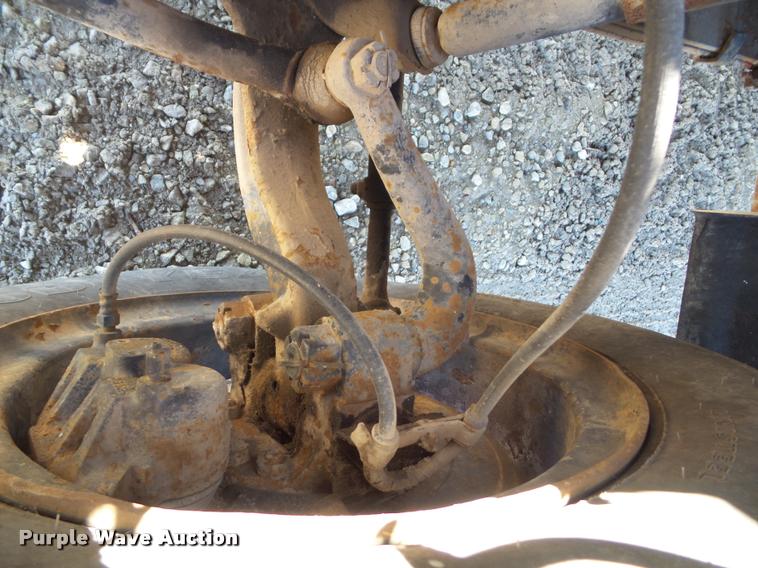 image for item K8117 1987 International S1900 bucket truck