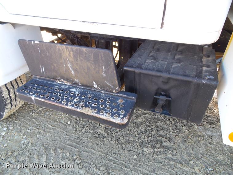 image for item K8117 1987 International S1900 bucket truck