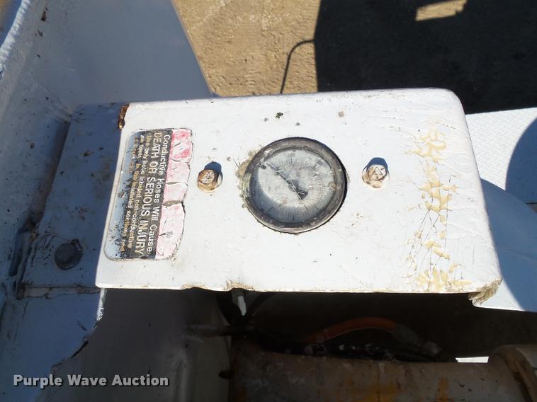 image for item K8117 1987 International S1900 bucket truck