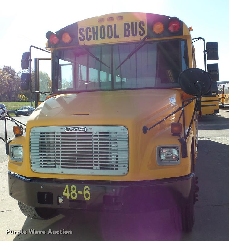 image for item K8125 2006 Freightliner FS65 Thomas school bus