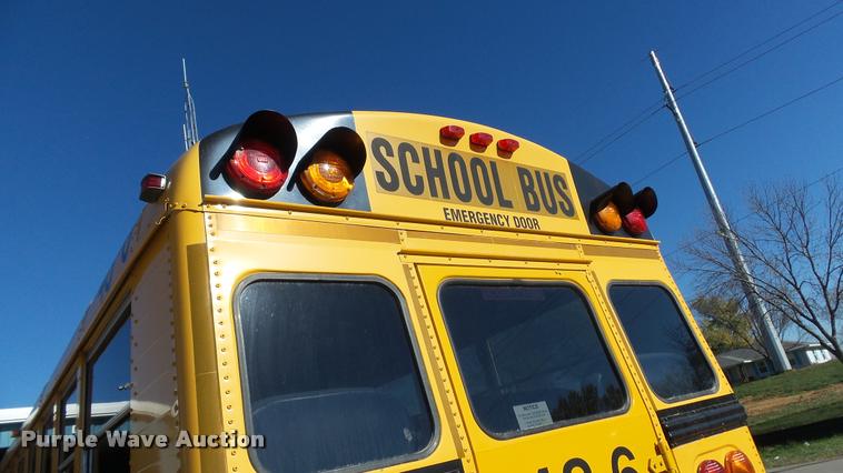 image for item K8125 2006 Freightliner FS65 Thomas school bus