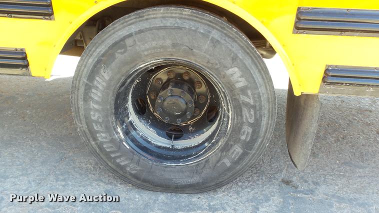 image for item K8125 2006 Freightliner FS65 Thomas school bus