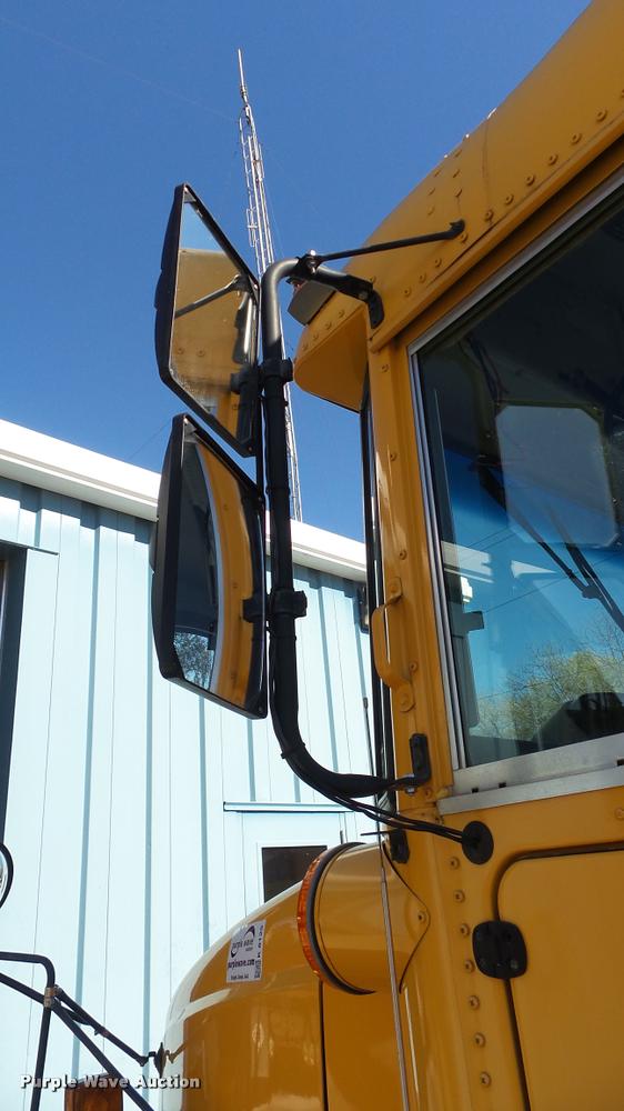 image for item K8125 2006 Freightliner FS65 Thomas school bus