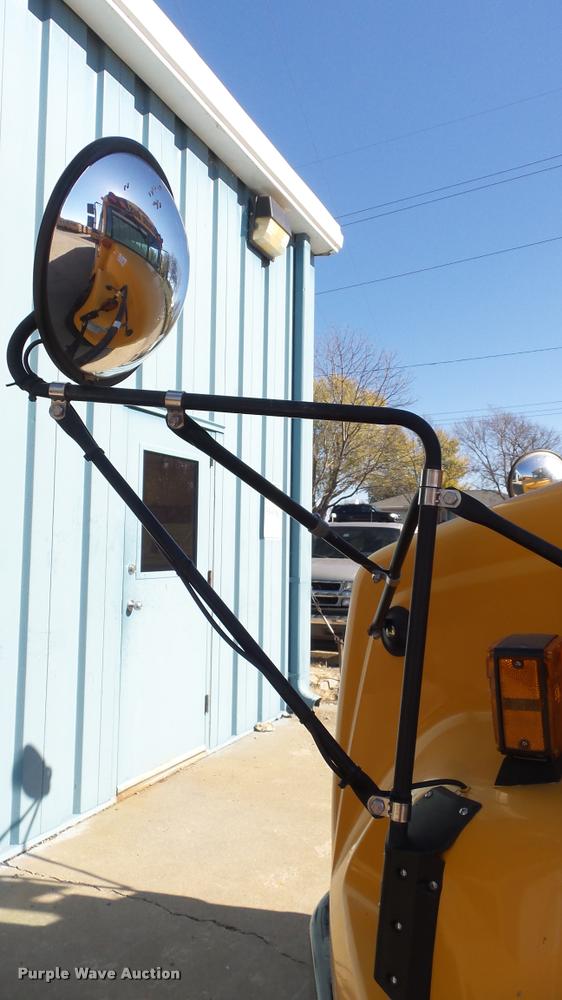 image for item K8125 2006 Freightliner FS65 Thomas school bus
