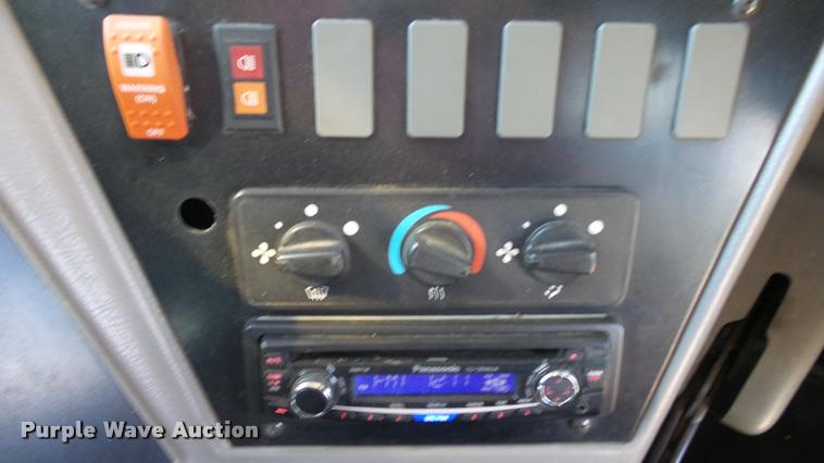 image for item K8125 2006 Freightliner FS65 Thomas school bus