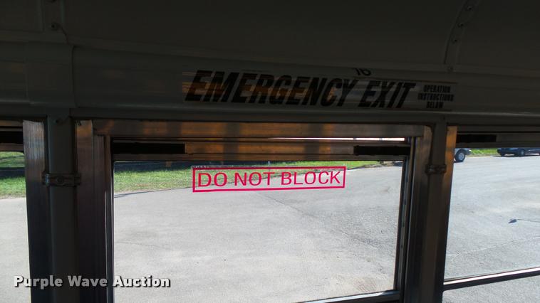 image for item K8125 2006 Freightliner FS65 Thomas school bus