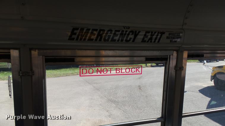 image for item K8125 2006 Freightliner FS65 Thomas school bus
