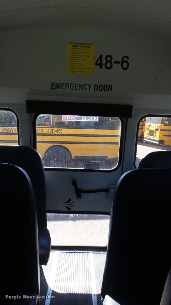 image for item K8125 2006 Freightliner FS65 Thomas school bus