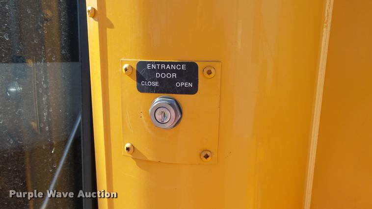 image for item K8125 2006 Freightliner FS65 Thomas school bus