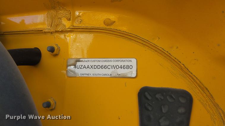 image for item K8125 2006 Freightliner FS65 Thomas school bus