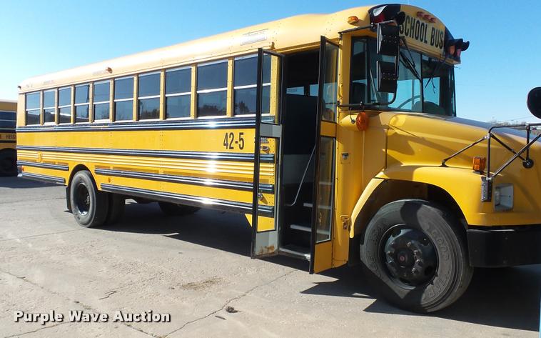 image for item K8126 2005 Freightliner FS65 Thomas school bus