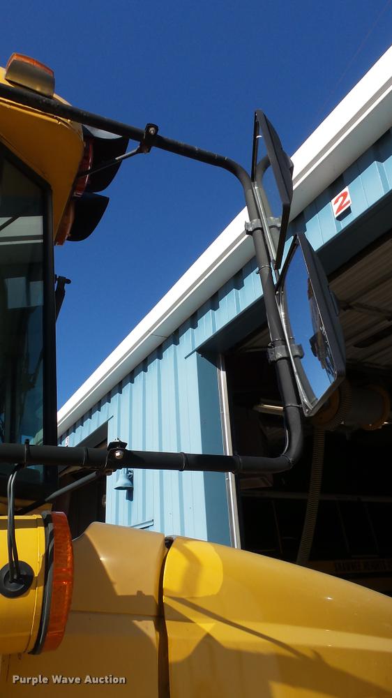 image for item K8126 2005 Freightliner FS65 Thomas school bus
