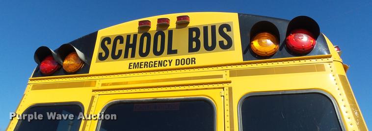 image for item K8126 2005 Freightliner FS65 Thomas school bus