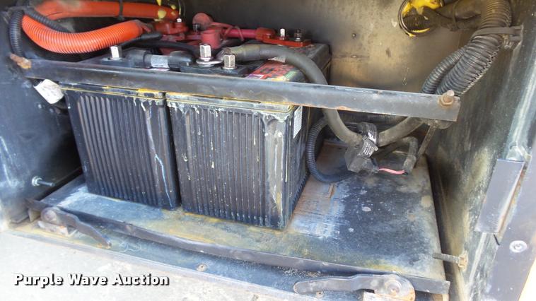 image for item K8126 2005 Freightliner FS65 Thomas school bus