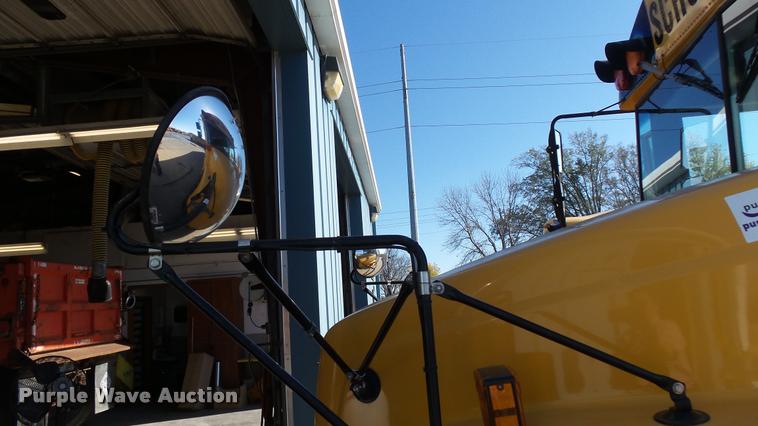 image for item K8126 2005 Freightliner FS65 Thomas school bus
