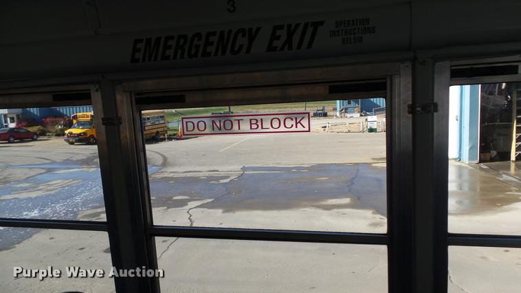 image for item K8126 2005 Freightliner FS65 Thomas school bus