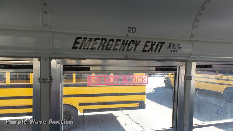 image for item K8126 2005 Freightliner FS65 Thomas school bus
