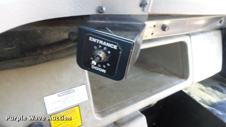 image for item K8126 2005 Freightliner FS65 Thomas school bus