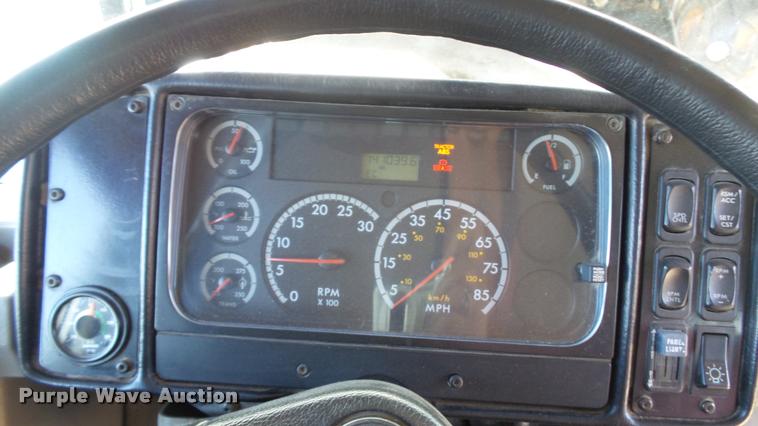image for item K8126 2005 Freightliner FS65 Thomas school bus
