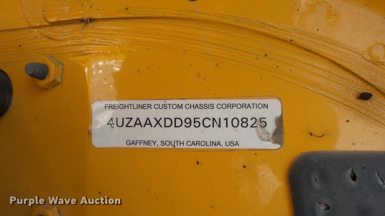 image for item K8126 2005 Freightliner FS65 Thomas school bus