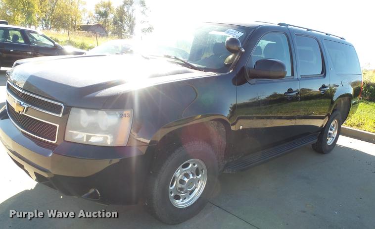 image for item K8127 2007 Chevrolet Suburban 2500 LT SUV