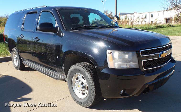 image for item K8127 2007 Chevrolet Suburban 2500 LT SUV