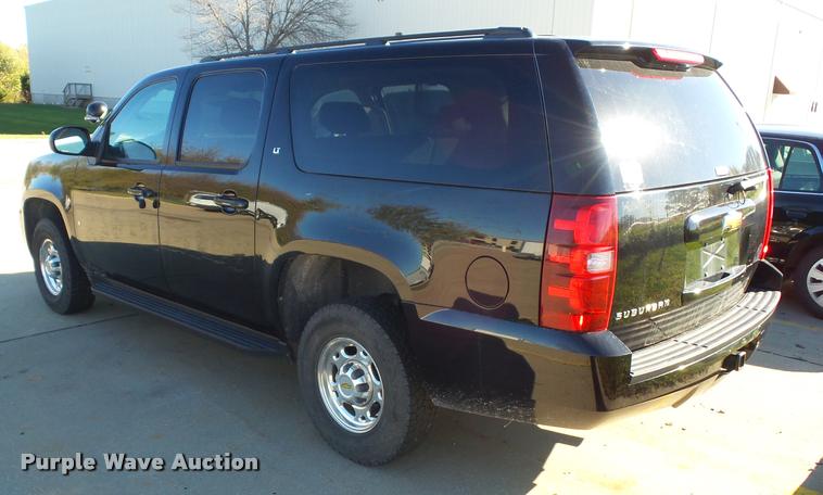 image for item K8127 2007 Chevrolet Suburban 2500 LT SUV