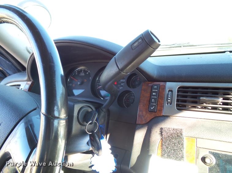 image for item K8127 2007 Chevrolet Suburban 2500 LT SUV