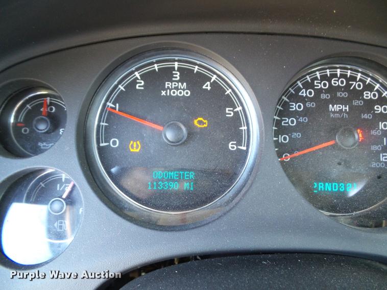 image for item K8127 2007 Chevrolet Suburban 2500 LT SUV