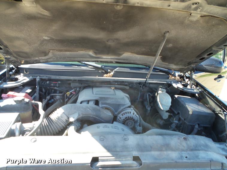 image for item K8127 2007 Chevrolet Suburban 2500 LT SUV