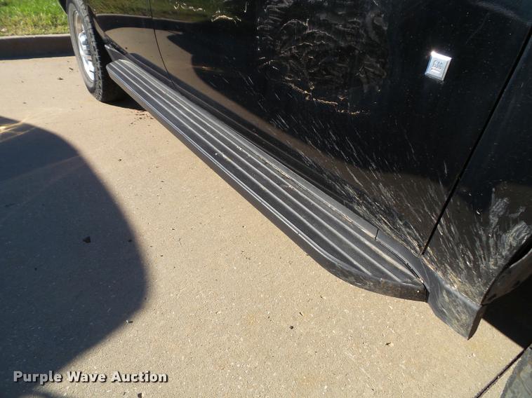 image for item K8127 2007 Chevrolet Suburban 2500 LT SUV