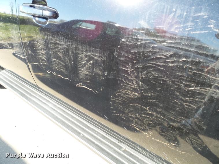 image for item K8127 2007 Chevrolet Suburban 2500 LT SUV