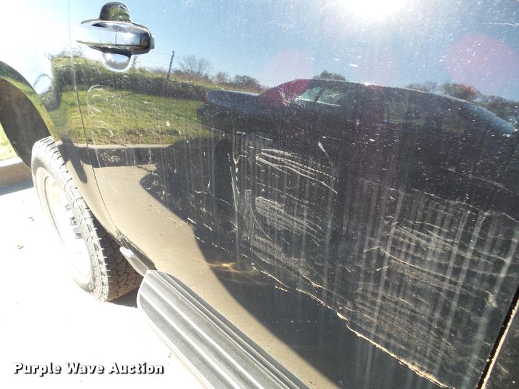 image for item K8127 2007 Chevrolet Suburban 2500 LT SUV