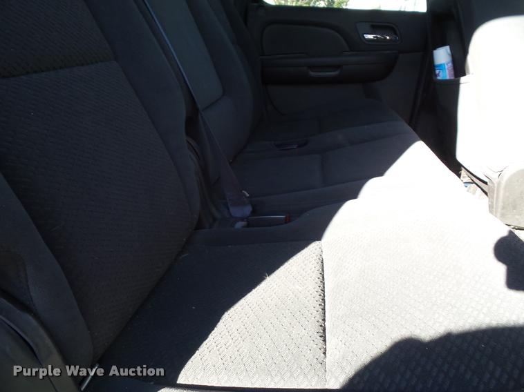 image for item K8127 2007 Chevrolet Suburban 2500 LT SUV
