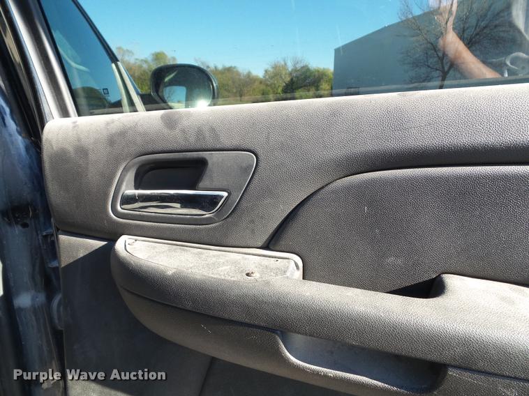 image for item K8127 2007 Chevrolet Suburban 2500 LT SUV