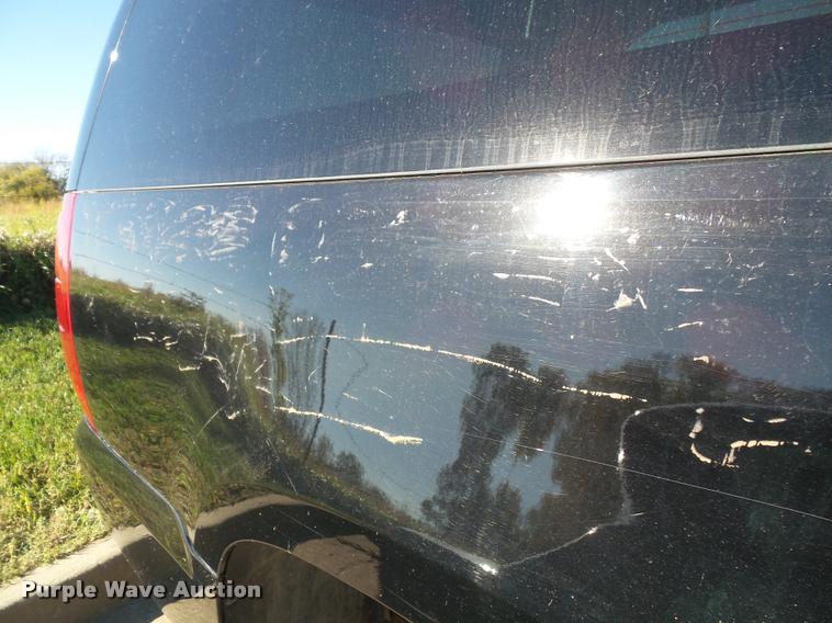 image for item K8127 2007 Chevrolet Suburban 2500 LT SUV