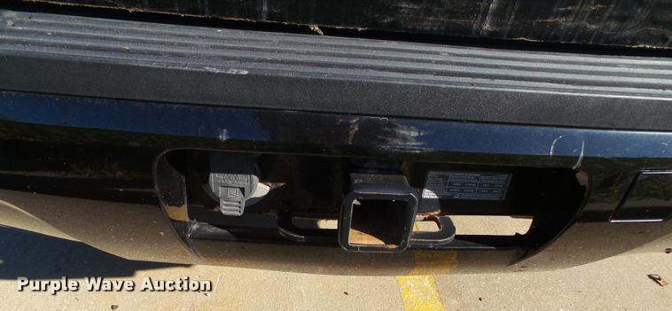 image for item K8127 2007 Chevrolet Suburban 2500 LT SUV