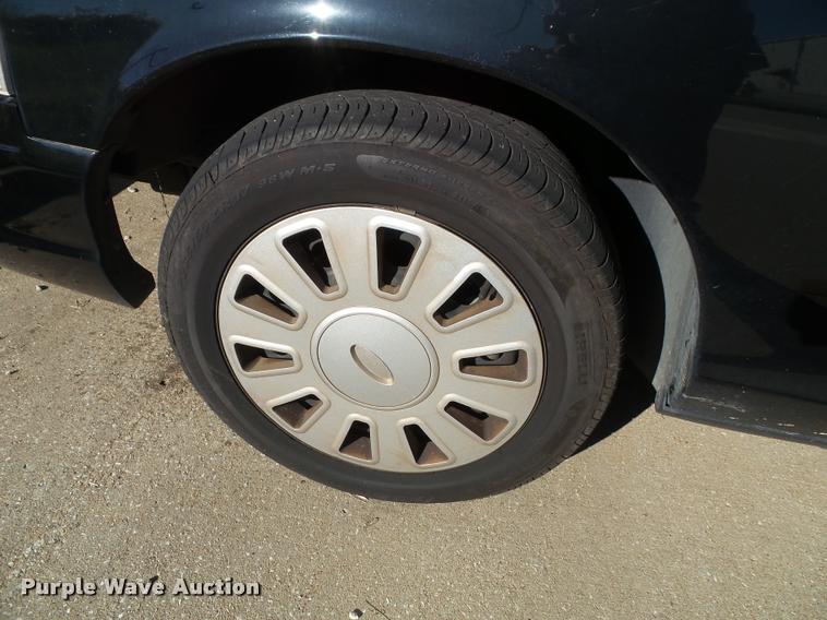 image for item K8129 2009 Ford Crown Victoria Police Interceptor