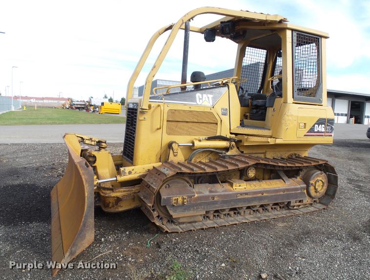 image for item K8133 2002 Caterpillar D4G XL dozer