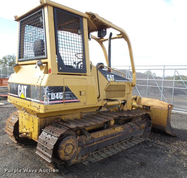 image for item K8133 2002 Caterpillar D4G XL dozer