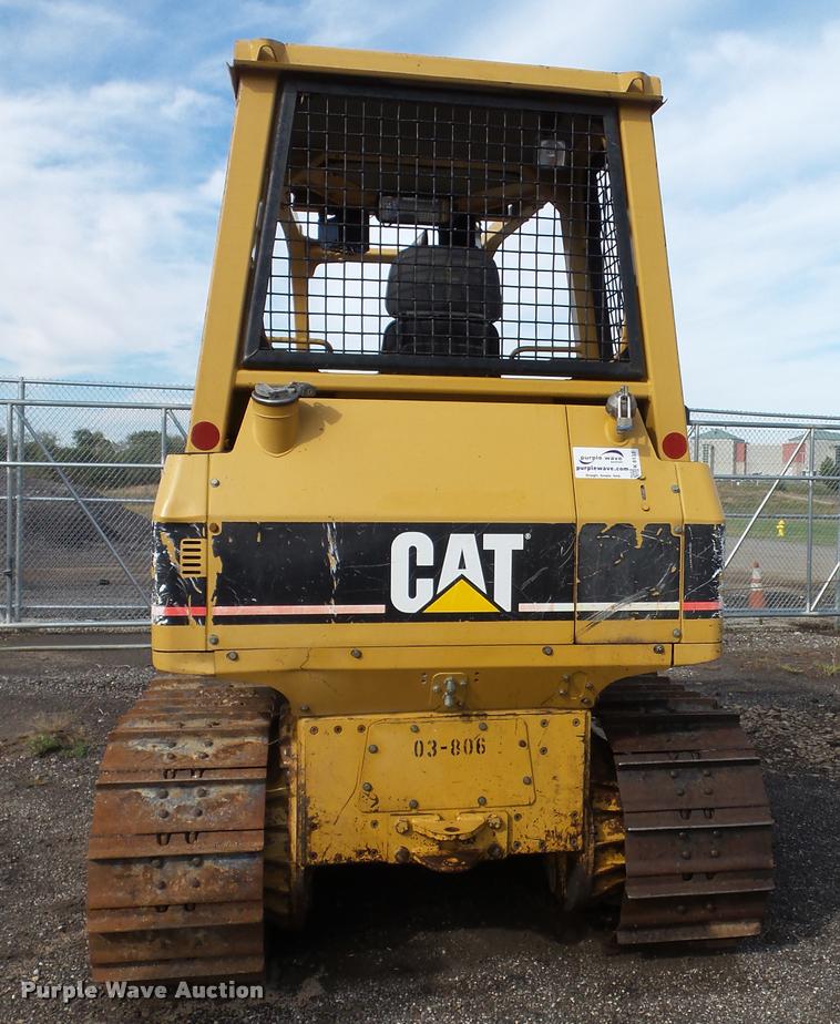 image for item K8133 2002 Caterpillar D4G XL dozer