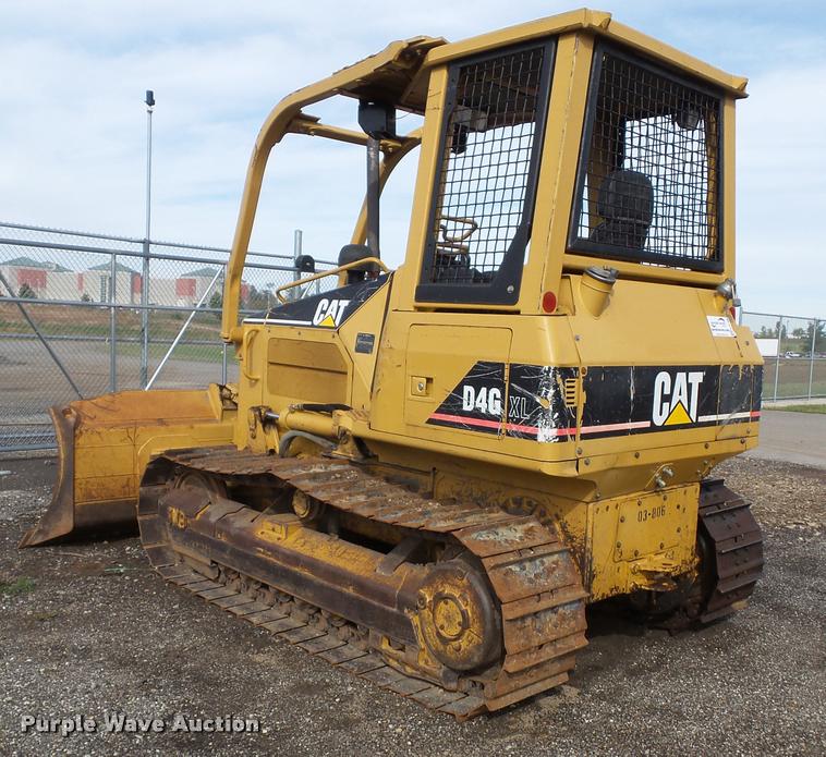 image for item K8133 2002 Caterpillar D4G XL dozer