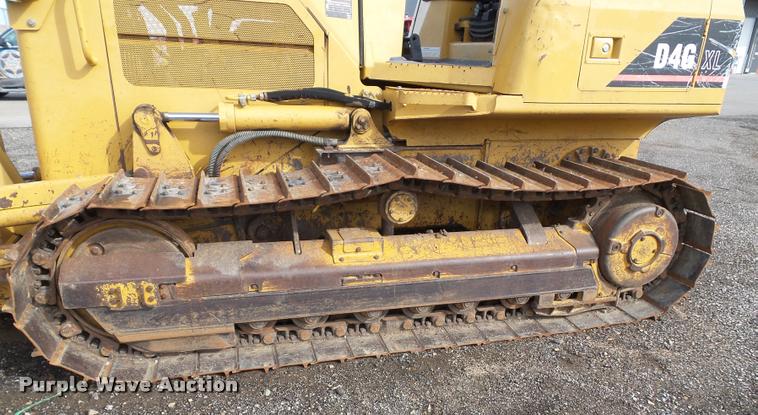 image for item K8133 2002 Caterpillar D4G XL dozer