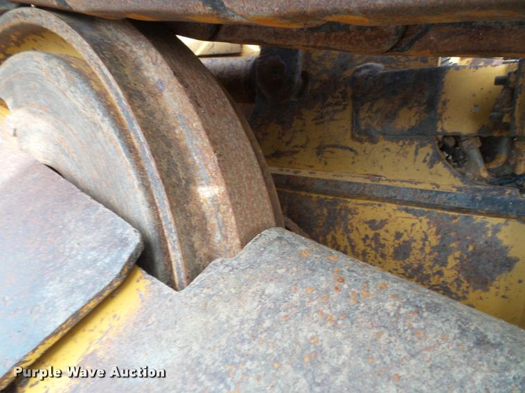 image for item K8133 2002 Caterpillar D4G XL dozer