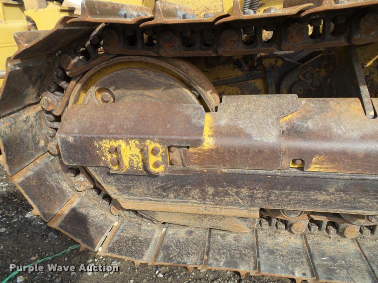 image for item K8133 2002 Caterpillar D4G XL dozer