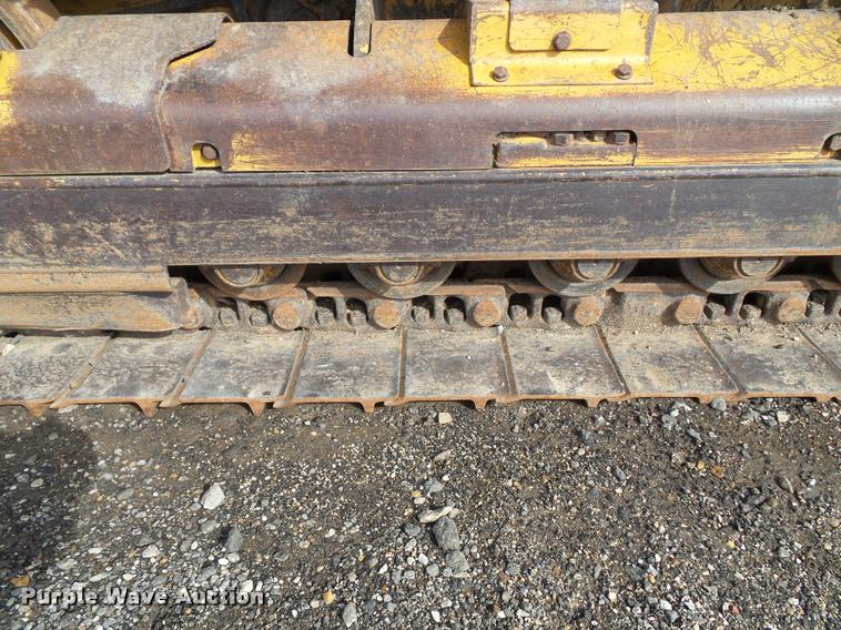 image for item K8133 2002 Caterpillar D4G XL dozer