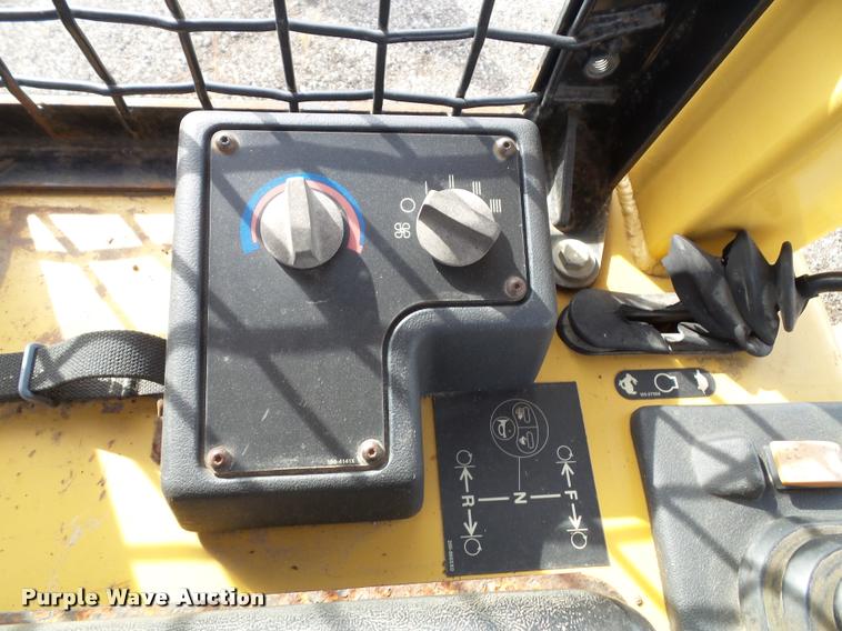 image for item K8133 2002 Caterpillar D4G XL dozer