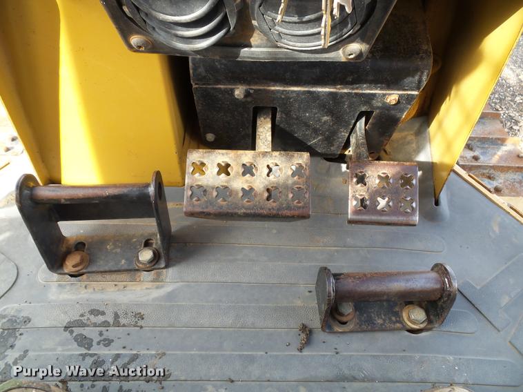 image for item K8133 2002 Caterpillar D4G XL dozer