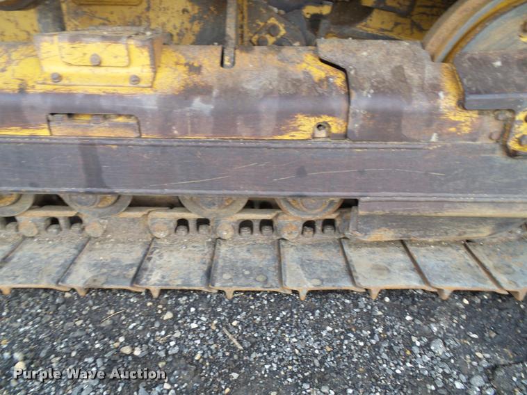 image for item K8133 2002 Caterpillar D4G XL dozer